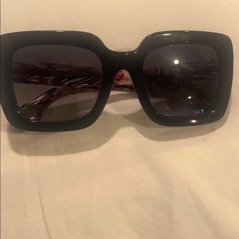 Burberry Polarized women’s Sunglasses